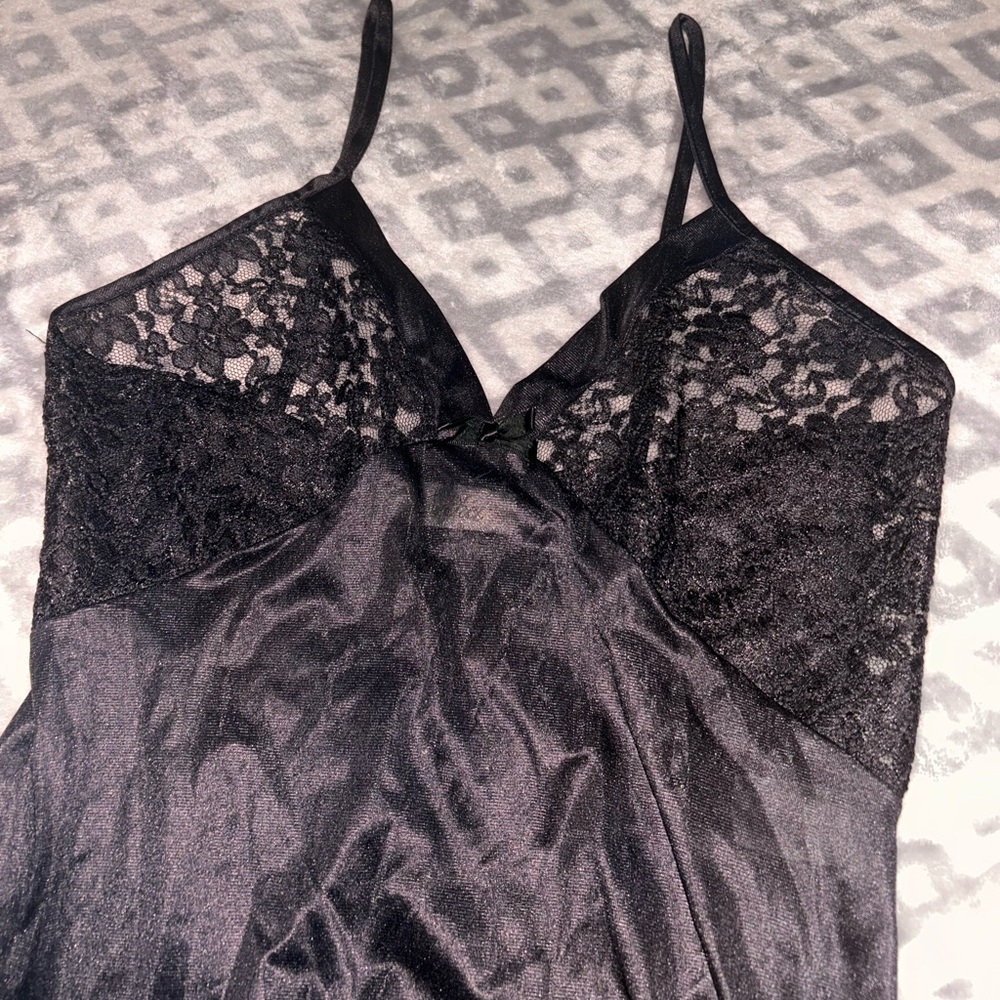 Vintage cachet lingerie slip dress 🖤✨
